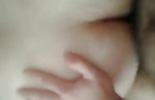 XXX O gay excitado esfrega a fudendo a sapatona pila dura e dilda o rabo