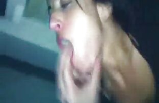 A brazzers lesbica loira MILF cobre-se com pornografia mijo-VR