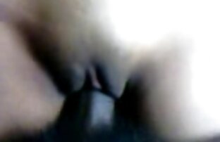 XXX A Boazona oleia as suas grandes Mamas Naturais e agrada a vídeo pornô de lésbica novinha um tipo Magricela