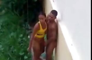 XXX A lésbicas red tube Jezzy arranja um brinquedo novo.